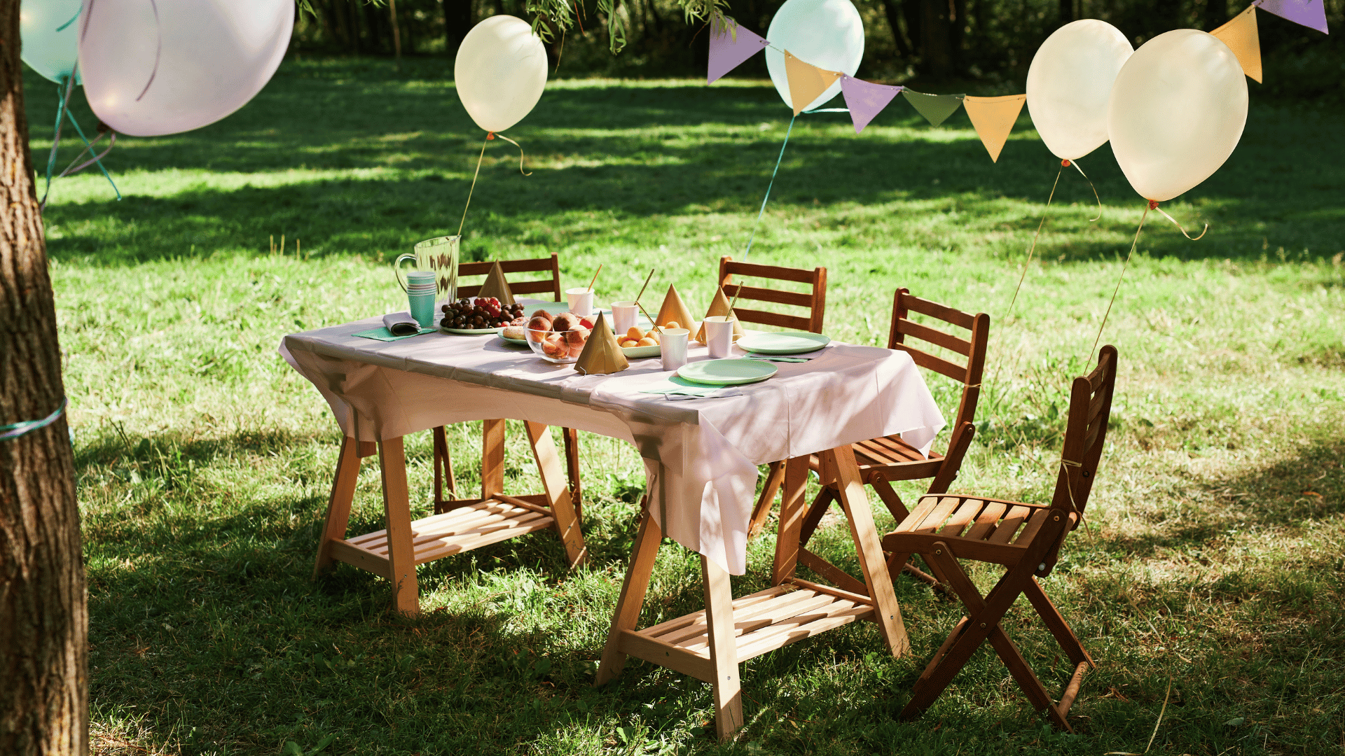 Outdoor party table setting Mealmento